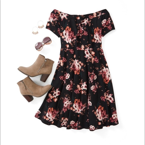 Plus size 2x-3x. Chic soul/Torrid. dresses worn a few hours. Smoke/pet free home - Picture 8 of 8